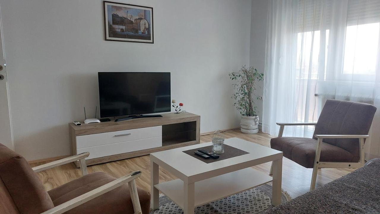 Apartman Centar Σρέμσκα Μιτρόβιτσα Εξωτερικό φωτογραφία